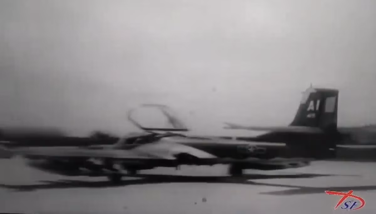 Đóng góp vào thành quả này không thể không kể tới công lao của nhiều thợ máy, nhân viên vốn làm việc cho chế độ cũ sau này tiếp tục tình nguyện phục vụ trong Quân đội Nhân dân Việt Nam. Nguồn ảnh: TL.