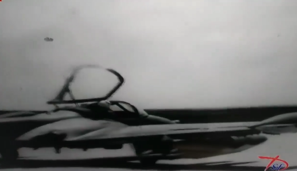 Mặc dù thiếu linh kiện, phụ tùng để thay thế, chúng ta vẫn bảo dưỡng và sử dụng được dàn máy bay cường kích A-37 này cho tới tận cuối thập niên 80 - nghĩa là gần 25 năm sau. Nguồn ảnh: TL.