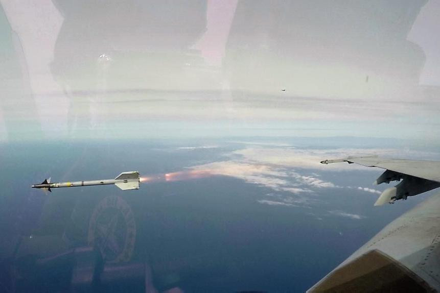 Tốc độ tối đa của Sidewinder lên tới Mach 2,5. Tên lửa sử dụng động cơ nhiên liệu rắn, có thể đạt tốc độ tối đa sau chỉ vài giây. Nguồn ảnh: Pinterest.