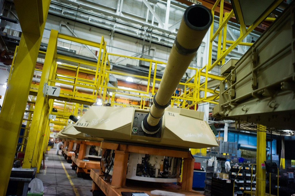 Giới chuyên gia Mỹ nhận định, Nga đã tung ra con bài Armata quá sớm - sớm hơn nhiều so với dự tính của Mỹ nên Lầu Năm Góc gần như không có trong tay bất cứ đối trọng nào đáng kể. Nguồn ảnh: MilitaryArmForces.