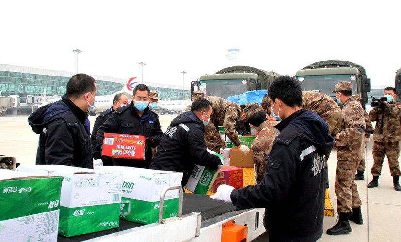 IL-76 có tầm bay 4.300 km và trần bay 13 km. Hiện Không quân Trung Quốc đang khai thác 17 chiếc máy bay vận tải loại này