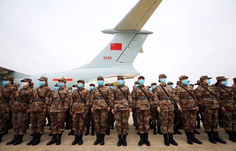Ngay sau đợt triên khai quân này, các máy bay vận tải đã được lệnh quay về căn cứ, sẵn sàng cho các tình huống ứng biến bất chắc khác khi dịch ngày một lan rộng