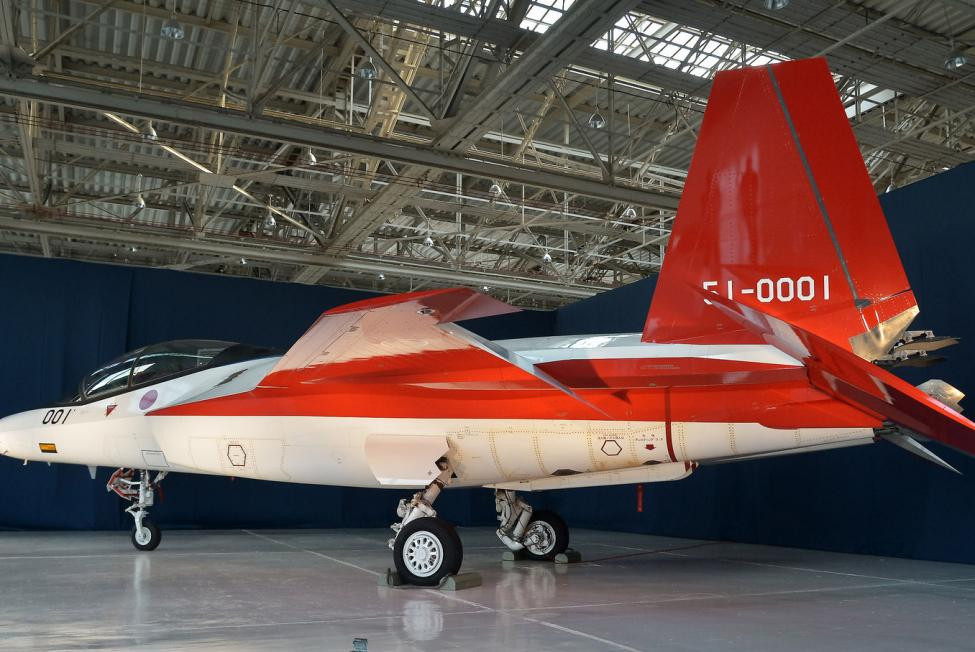 X-2 Shinshin là minh chứng cho việc người Nhật hoàn toàn có đủ khả năng để sản xuất tiêm kích thế hệ năm. Với việc các điều luật về hạn chế mở rộng quân đội trong hiến pháp của nước này ngày càng được nới lỏng, Nhật Bản chắc chắn sẽ "nổi lên như một thế lực" quân sự ở Đông Á. Nguồn ảnh: Jetphoto.