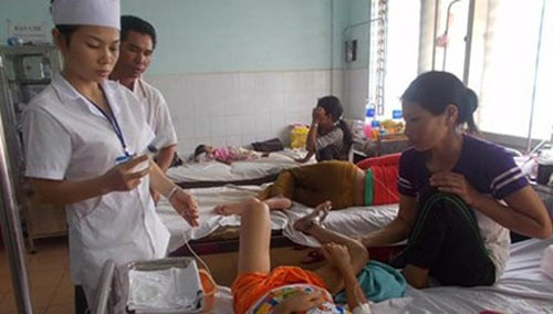 Rán lục duoi dỏ cán mọt bé trai dén hon me