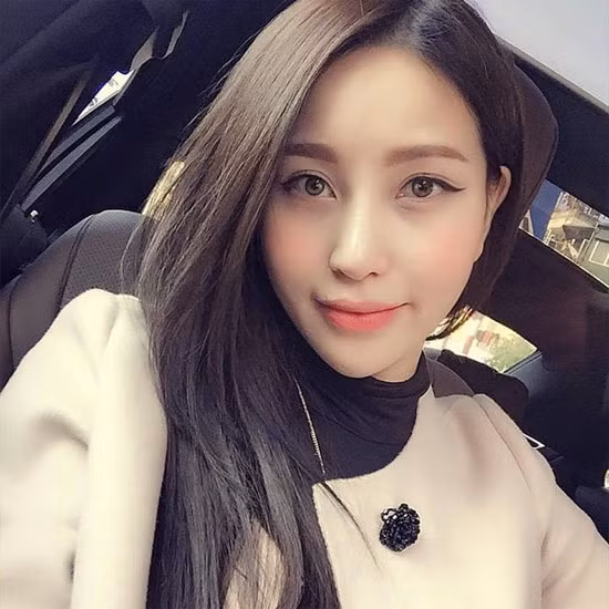  Nguyễn Kim Cúc, sinh năm 1987, hiện là một bà chủ spa ăn nên làm ra ở Hà Nội. Cô bắt đầu bằng việc kinh doanh spa tại nhà, quảng bá nhờ mạng xã hội cách đây 5 năm.