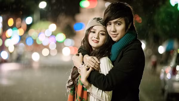 Đặng Thiên Anh học cùng lúc 2 trường là ĐH Tôn Đức Thắng và CĐ Văn hóa nghệ thuật TP HCM. 