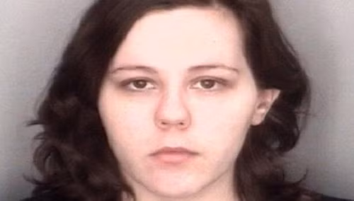 Lén lút dẻ con ỏ cong ty ròi nhét vào ngan kéo