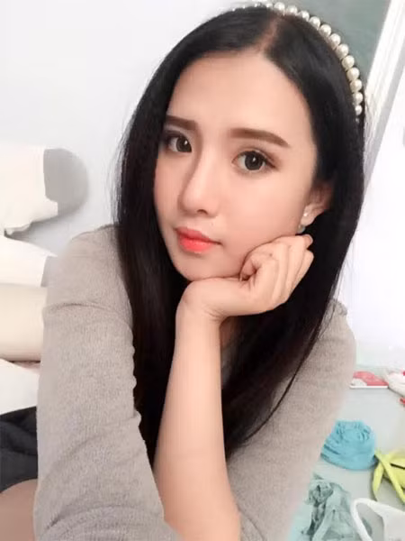 Không chỉ là người mẫu ảnh, hot girl Nguyễn Lê Minh Trúc (Mitu Kat) còn gây ấn tượng mạnh bởi khả năng chơi game đẳng cấp và vẻ ngoài xinh đẹp hút hồn.