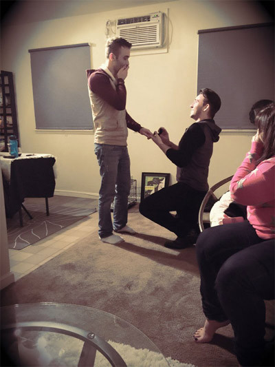 Cặp đôi Scott và Justin tại Burbank, California.