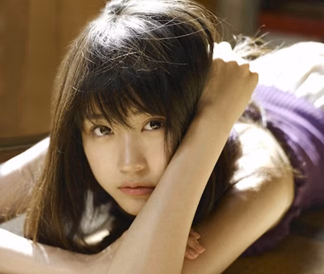 Arimura được nhiều người biết đến với vai trò diễn viên. Cô từng tham gia diễn xuất trong nhiều phim truyền hình, điện ảnh từ năm 16 tuổi. Ngoài ra, hot girl Nhật Bản còn có khả năng ca hát, chơi bóng chuyền và viết thư pháp. Cô hiện là một trong những gương mặt đang lên, hứa hẹn sẽ rất nổi tiếng trong thời gian sắp tới.