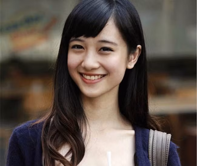 Jun Vũ hiện là Jun Vũ hiện là sinh viên năm 3, chuyên ngành quản trị kinh doanh ở ĐH Assumption (Thái Lan). Bên cạnh việc học tập, cô gái sinh năm 1995 còn là người mẫu ảnh, diễn viên khá đắt show tại Thái Lan. Cô cho biết, hầu như tháng nào cô cũng có được 2-3 hợp đồng quảng cáo, với thù lao thấp nhất là 17 triệu và cao nhất là 91 triệu đồng/lần tham gia. Ước mơ của Jun Vũ là sau này vừa có thể kinh doanh giỏi vừa được mời tham gia một số bộ phim điện ảnh, truyền hình ở xứ sở Chùa Vàng.