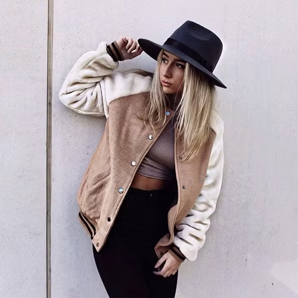  Tóc dài tha thướt nhưng Emily Cocklin (có 47.000 người theo dõi) lại có thể trông rất ngang tàng, nam tính trong cách phối đồ phá cách của mình. Blogger thời trang này cũng là chủ của một trang web chuyên cập nhật xu hướng và kinh doanh thời trang. Phối đồ là tài năng bẩm sinh của cô và giúp cô kiếm tiền.