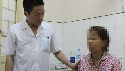 18 y bác sĩ phoi nhiẽm HIV duọc thuỏng nóng