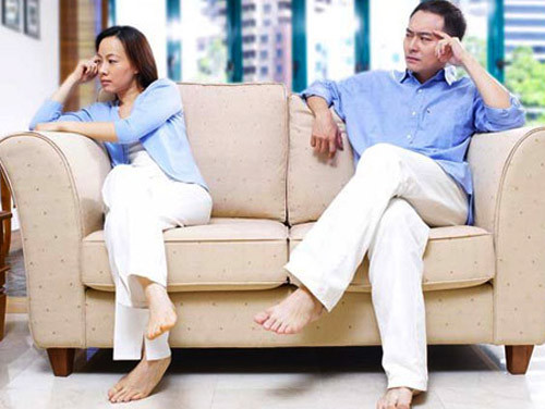 Có bồ để ép chồng ly dị. Nhiều phụ nữ chủ động ngoại tình để chấm dứt cuộc hôn nhân không mong muốn. Việc công khai có bồ là một thông điệp gửi đến người chồng rằng cô muốn ly dị. 