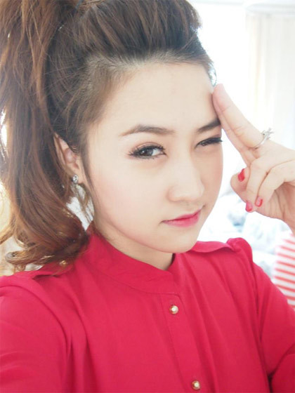 Đăng Thư đã lấy chồng và đang sinh sống tại Hà Nội.