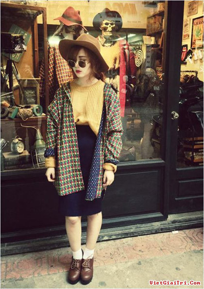 Loan bắt đầu kinh doanh thời trang từ năm 2012 với cửa hàng trên phố Chân Cầm, Hà Nội.