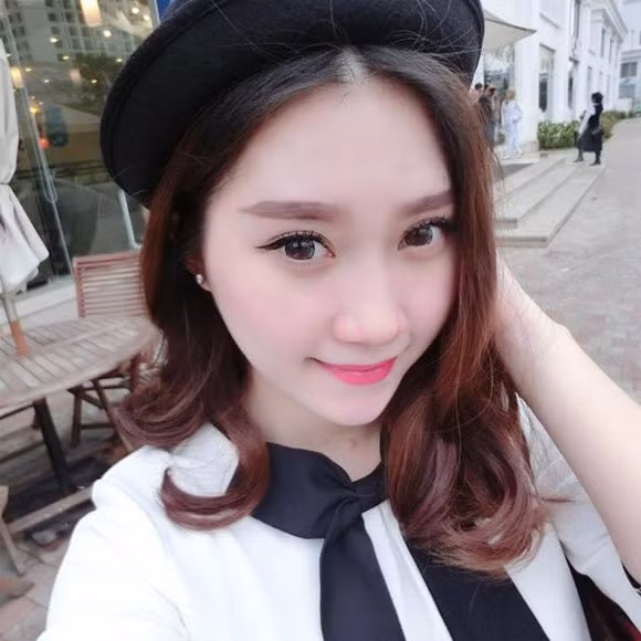 Cô đang có cuộc sống hôn nhân hạnh phúc và đang chuẩn bị chào đón đứa con đầu lòng.