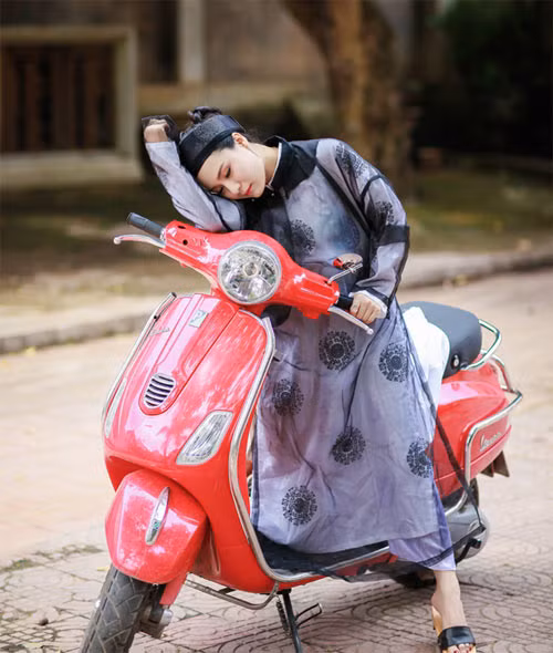 Hoài Linh từng tham gia cuộc thi Hoa hậu Du lịch năm 2008 nhưng may mắn chưa mỉm cười với cô.