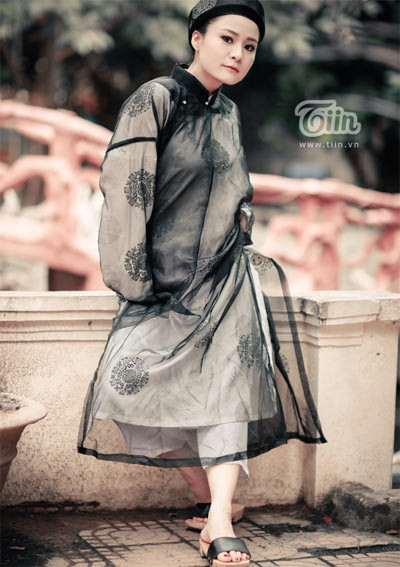 Cô gái mê ca hát này tích cực tham gia các hoạt động văn nghệ của trường, lớp và địa phương.