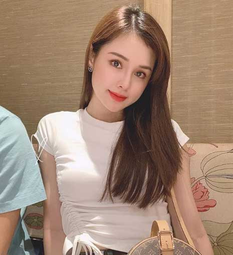 Co nang WAGs 6 lan truot hoa hau tung tin moi goi tinh yeu-Hinh-11