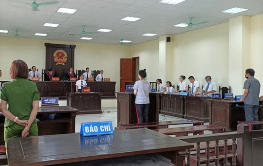 Ngày 4/8/2019, Đỗ Thu Hà và anh L.T.V nhắn tin với nhau, hẹn buổi tối sẽ gặp nhau. Khoảng 20 giờ 10 phút cùng ngày, anh L.T.V bắt taxi đến gặp Hà tại trước số nhà 03-05 đường Lạc Long Quân, phường Ngọc Trạo, TP Thanh Hóa.