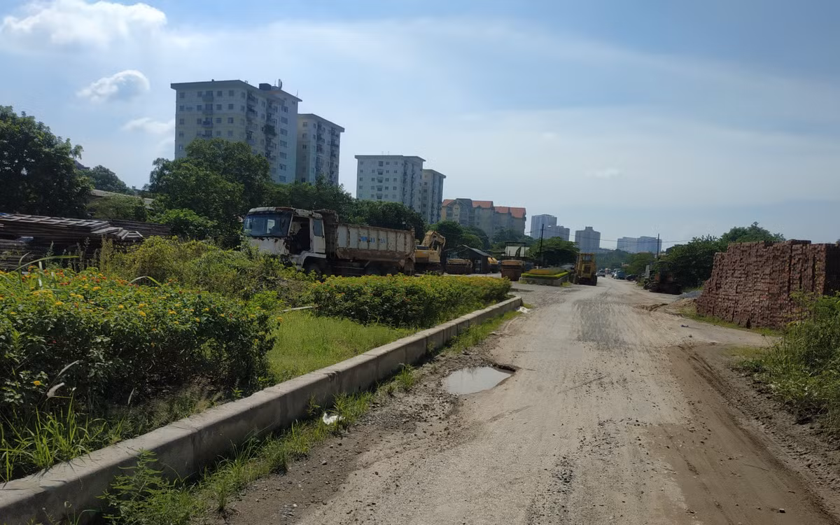 Đến nay, 18 năm thi công nhưng tuyến đường vẫn ngổn ngang