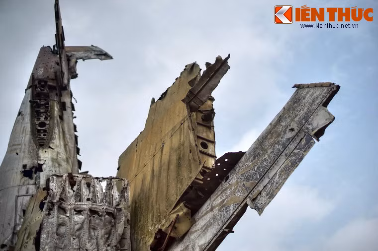 Sau đòn trừng phạt của quân và dân Việt Nam, những phương tiện reo rắc tội ác kinh hoàng một thời chỉ còn là những mảnh kim loại hoen rỉ, vô hồn, chứng tích về một thời kỳ lửa khói trong lịch sử dân tộc Việt Nam.
