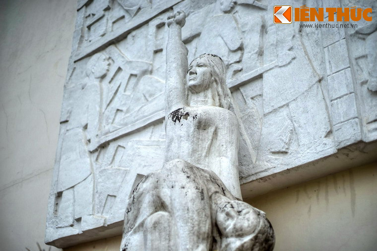 Có thể nói, đài tưởng niệm ở Bệnh viện Bạch Mai vừa là công trình tôn vinh những y, bác sĩ đã ngã xuống vì sự nghiệp bảo vệ đất nước, vừa là một chứng tích về sự tàn bạo đỉnh điểm trong lịch sử chiến tranh bằng không quân trên thế giới...