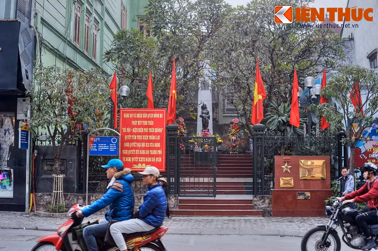 Ngay sau khi ngừng tiếng bom, các lực lượng trực chiến, dân quân tự vệ đã nhanh chóng có mặt để đào bới, cứu những người bị thương. Hoạt động tái thiết những ngày sau đó diễn ra khẩn trương. Riêng nền ba ngôi nhà liền kề số 47, 49, 51 bị san phẳng trong trận bom hủy diệt được giữ lại làm đài tưởng niệm.