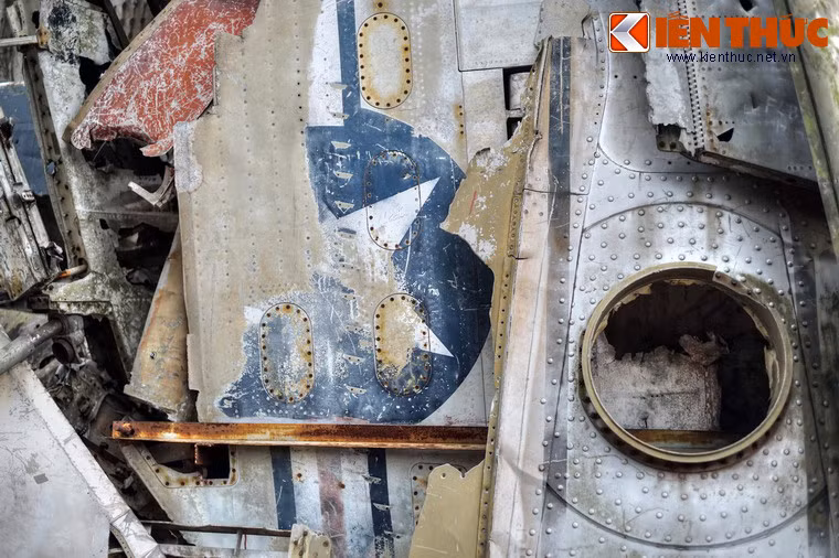 Một "ngôi sao" khác của không quân Mỹ không còn nguyên vẹn hình hài.