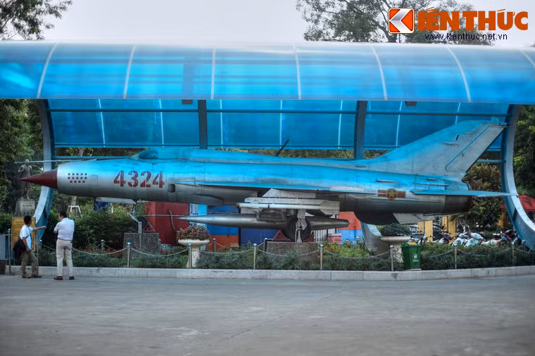 Chiếc máy bay huyền thoại của cuộc kháng chiến chống Mỹ cũng được công nhận là Bảo vật quốc gia của Việt Nam.