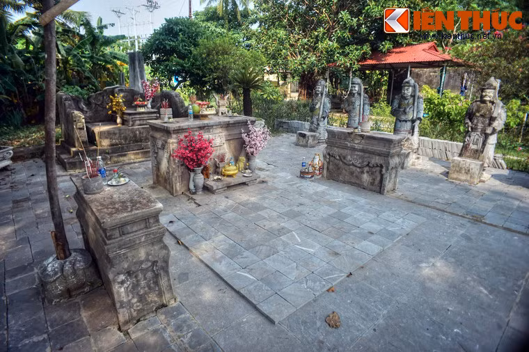 Trải qua nhiều thế kỷ, công trình kiến trúc này đã xuống cấp nghiêm trọng. Nhiều pho tượng đá đã bị sứt mẻ, các tấm văn đặt trên nền đất bị đe dọa bởi hiện tượng lún nghiêm trọng...