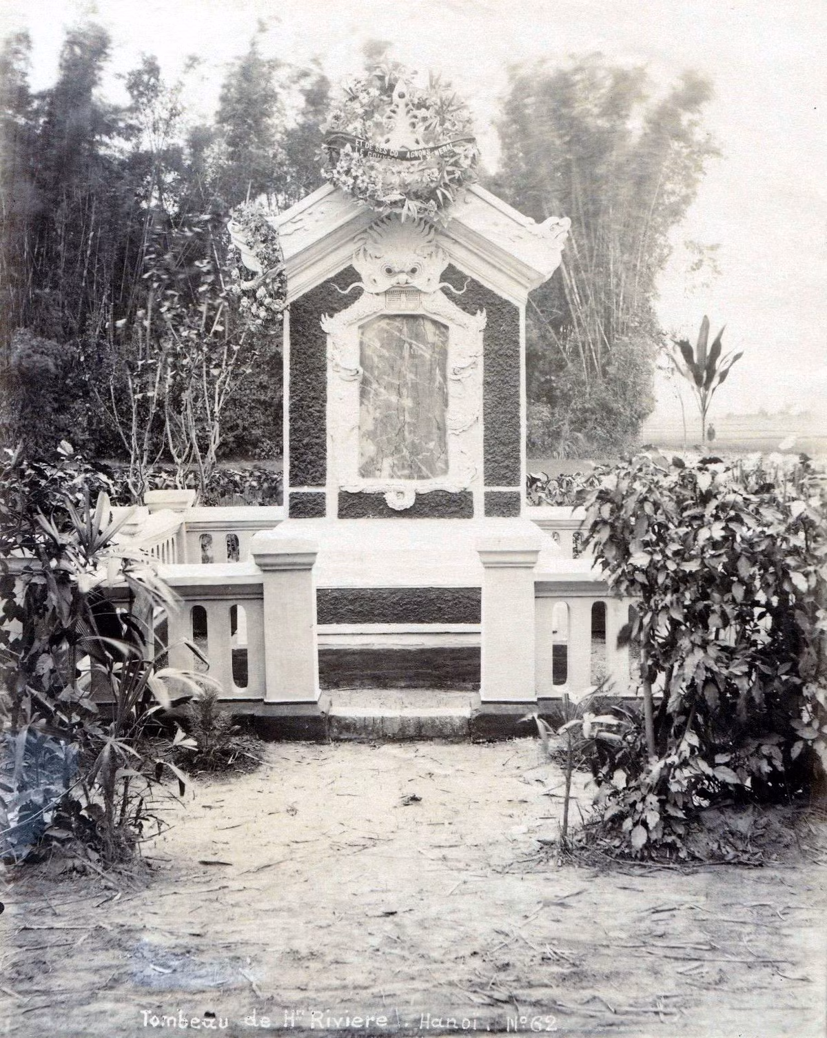 Mộ Henri Rivière ở Hà Nội. Henri Rivière là người chỉ huy quân Pháp trong trận Cầu Giấy 1883 và bị giết chết trong trận này. Ảnh tư liệu.
