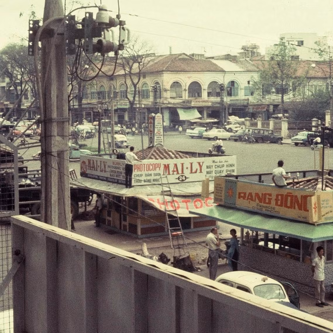 Đại lộ Nguyễn Huệ nhìn từ khách sạn Oscar. Ảnh: Tom Twitty.