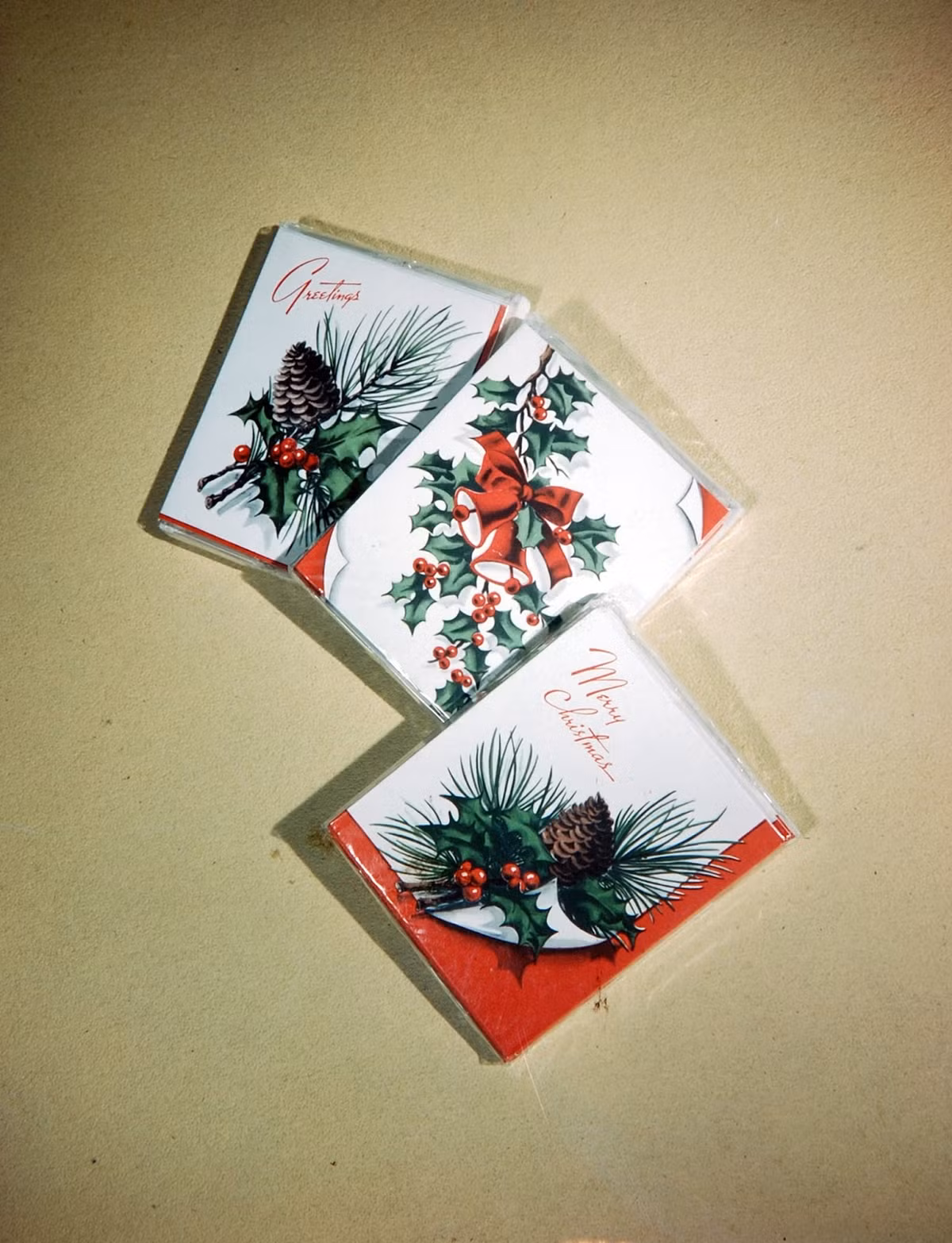 Bộ bưu thiếp Giáng sinh, giá 47 xu/bộ, bán được khoảng 100.000 bộ, là món quà Giáng sinh bán chạy thứ hai. Ảnh: Life.