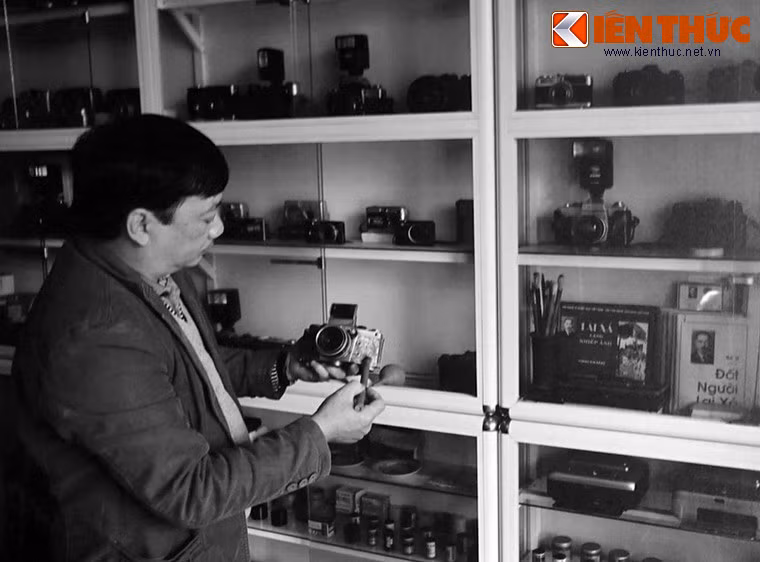  7. Hiệu ảnh Văn Lai (Hà Nội). Ông Lương Ngọc lư là con thứ của thợ ảnh Lương Văn Khảo (1913-1976). Ông mở hiệu ảnh Văn Lai ở quê nhà Lai Xá từ nhiều thập niên trước. Hiệu của ông hoạt động theo phương châm đặt chất lượng, tuy tín và sự tôn trong khách hàng lên hàng đầu. Phương châm này đã được con trai ông là ông Lương Văn Trường kế thừa.