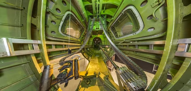 Đây là ảnh chụp trong khu vực súng máy của máy bay B-26G Marauder.