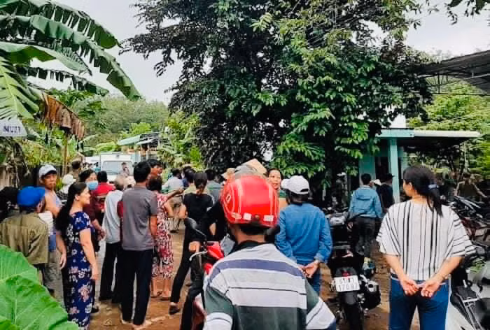 4 nguoi bi hang xom truy sat thuong vong o Nghe An