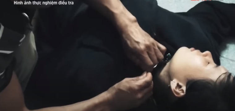 Ngày 12/1/2005, hắn có hỏi mượn bà Nga 150 triệu đồng và yêu cầu giao tận nhà. Tại đây, Khải sát hại bà Nga chiếm đoạt 150 triệu đồng cùng một số nữ trang. 