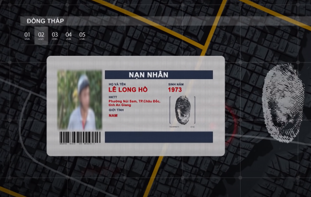 Từ chiếc điện thoại cũ, cơ quan điều tra thu thập được một số thông tin quan trọng đồng thời phát động quần chúng nhân dân tố giác tội phạm. Nạn nhân nhanh chóng được xác định là Lê Long Hồ (46 tuổi, ngụ phường Núi Sam, TP Châu Đốc, tỉnh An Giang) hành nghề chạy xe ôm tại khu vực Miếu Bà Chúa Xứ Núi Sam. Nạn nhân được xác định mất tích từ ngày 4/11/2019.