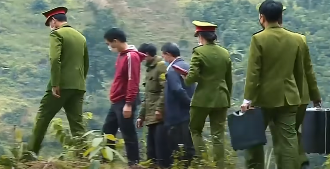 Hanh trinh pha an: Giet thay cung va ke hoach tan doc cua 3 ke thu ac-Hinh-2