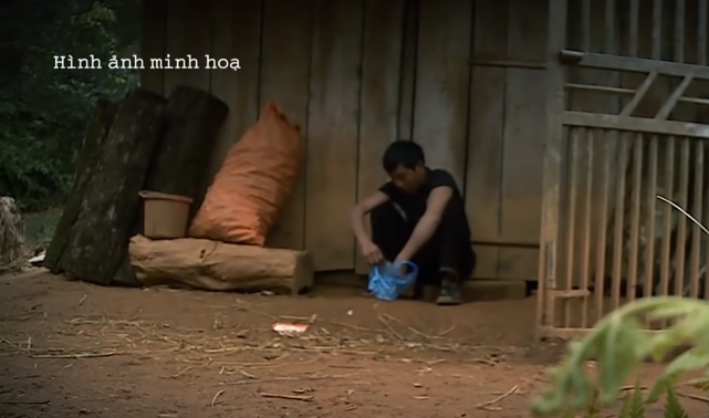 Theo lời khai của Sùng Nủ Dê, trong quá trình làm nương đồi anh ta phát hiện một số mảnh bom vỡ còn xót lại thuốc nổ nên Dê đã lấy số thuốc nổ này và mang về cất giấu tại nhà riêng.