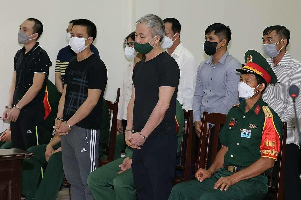 Vi sao trum buon lau 200 trieu lit xang khong bi xu toi dua hoi lo?