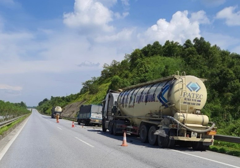 Yen Bai: Dung o lan khan cap, lai xe dau keo bi dam tu vong