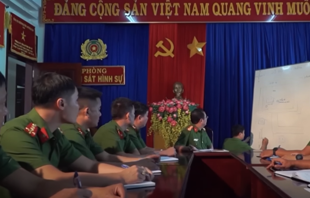 Một cán bộ Phòng Cảnh sát hình sự- Công an tỉnh Gia Lai cho biết, huyện Chư Pưh có địa bàn rộng, giáp ranh với tỉnh Đắk Lắk nên người dân địa phương thường xuyên di chuyển qua lại để lao động tự do. Để khoanh vùng địa bàn, lãnh đạo đơn vị đã cử 2 tổ công tác gồm 10 CBCS tăng cường xuống hiện trường, tích cực phối hợp với Công an huyện và Công an xã triển khai các biện pháp nghiệp vụ.