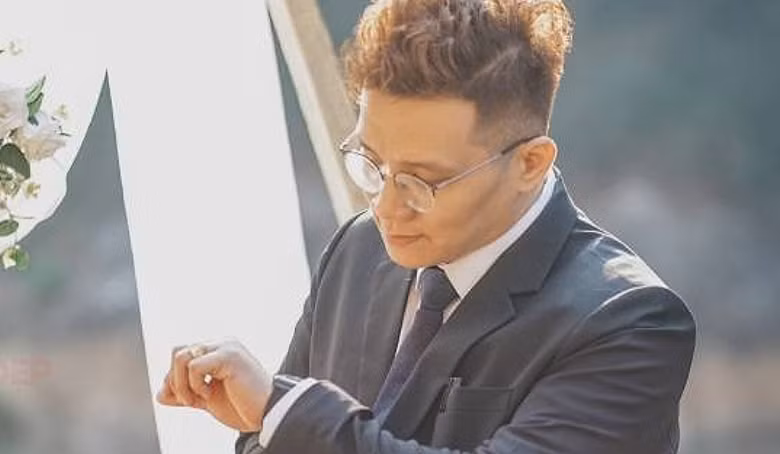 Nhâm Hoàng Khang khai rằng đã lấy danh sách 85 tài khoản người đang dùng, đăng tải một số hình ảnh lên trang web của báo điện tử VOV… Bà Phượng xác định không bị thiệt hại và không tố cáo Khang. 