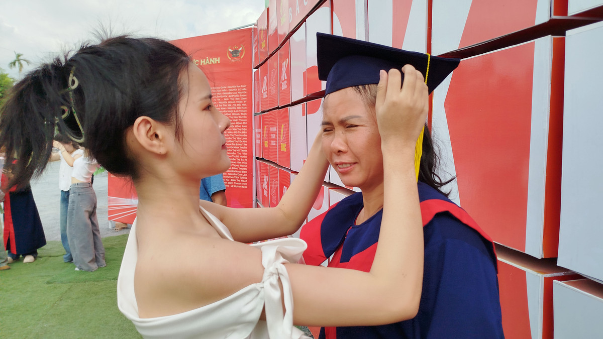 Soi dong ngay hoi viec lam tai truong Cao dang Bach Khoa Sai Gon-Hinh-10