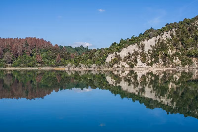 Hồ Rotomahana ngày nay.