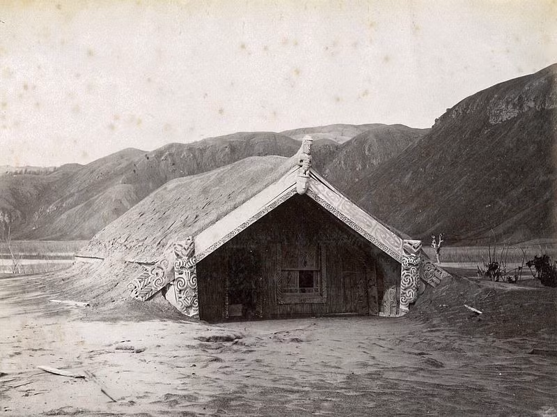 Khung cảnh hoang tàn, rất bi thương sau khi vụ phun trào xảy ra. Kỳ quan thiên nhiên thứ 8 của thế giới phút chốc bị chôn vùi trong lớp bùn dày.