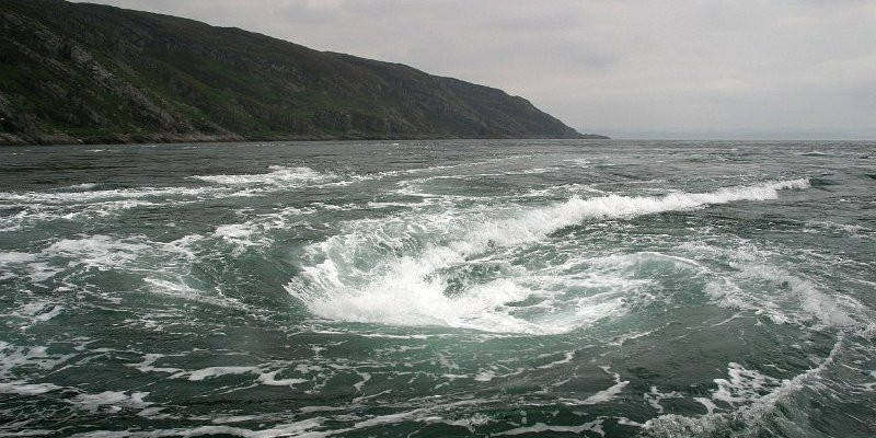 Những xoáy nước này có thể tạo nên một quang cảnh đẹp tuyệt mỹ nhưng lại là “hố tử thần” với bất kỳ người hoặc con thuyền nào vô tình đi lạc tới khu vực gần xoáy nước.